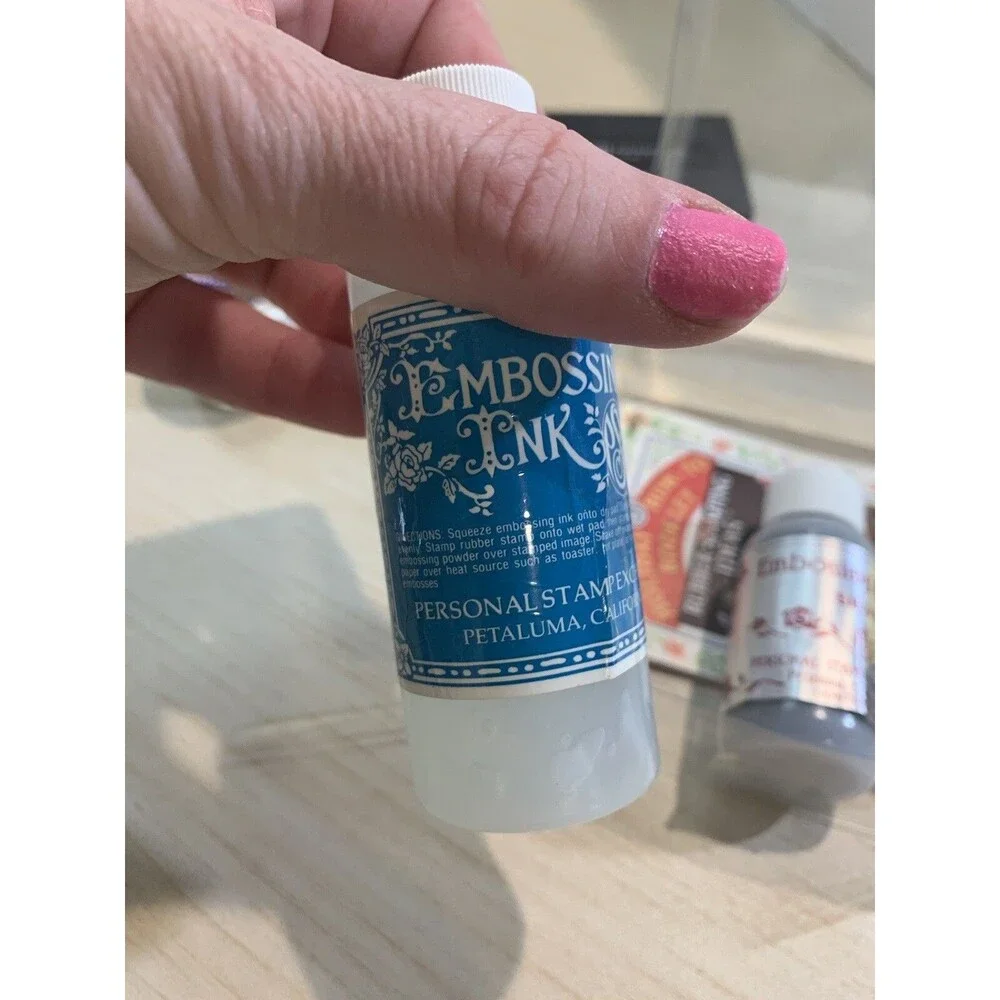 Stampendous embossing powder